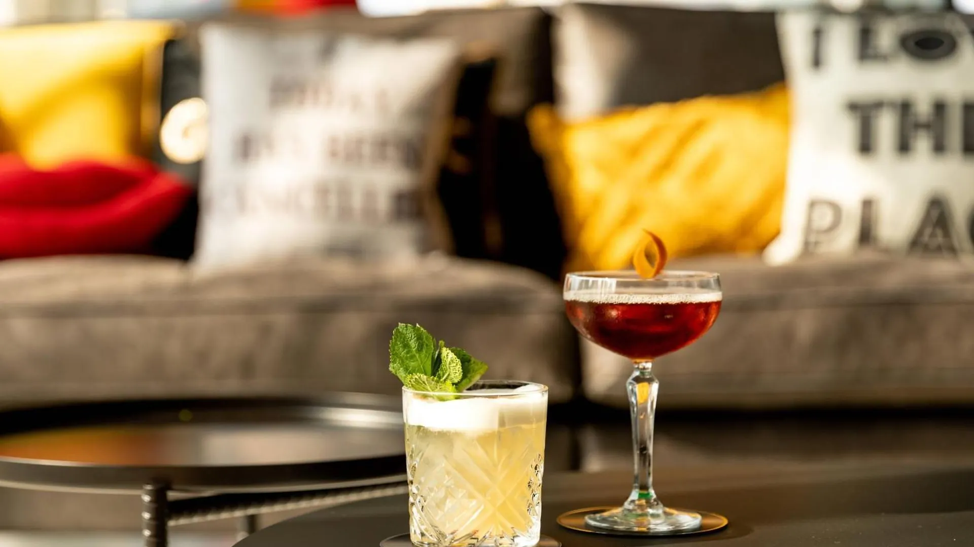 Hotel Moxy Utrecht 3*,